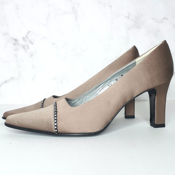 Evan Picone Satin Pointed Toe High Heel Shoe 8 - Picture 1 of 12